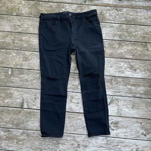 American Eagle distressed jeggings
